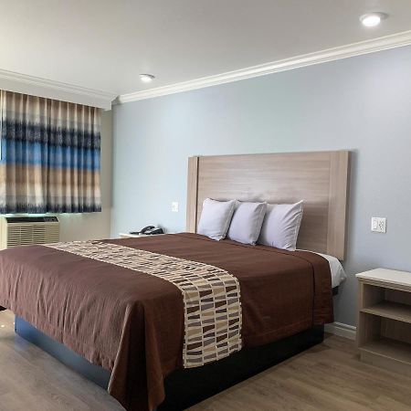 Mojave Inn Victorville Bagian luar foto
