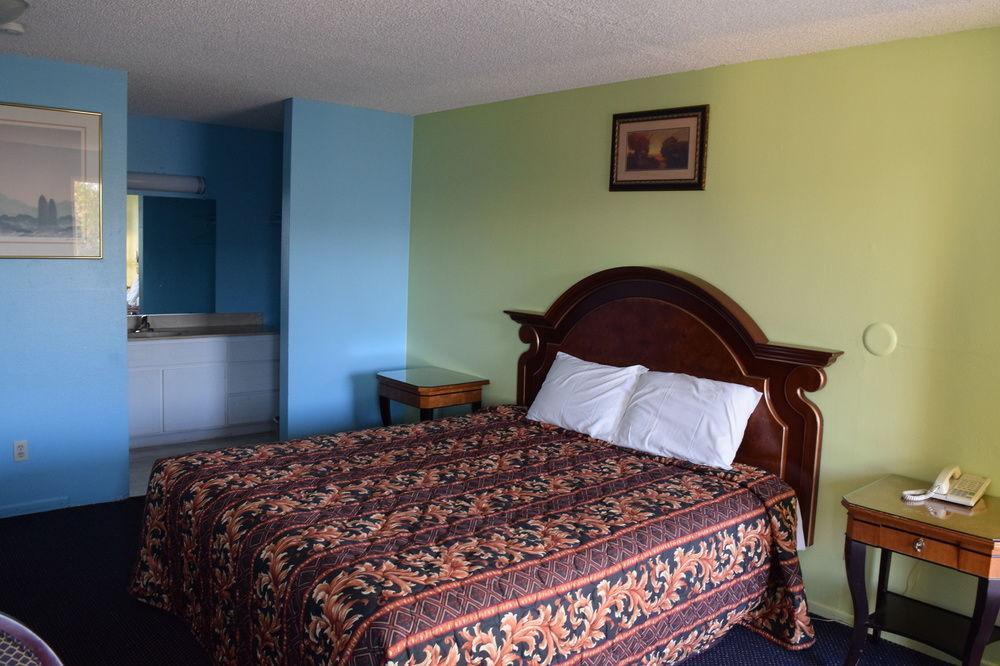Mojave Inn Victorville Bagian luar foto