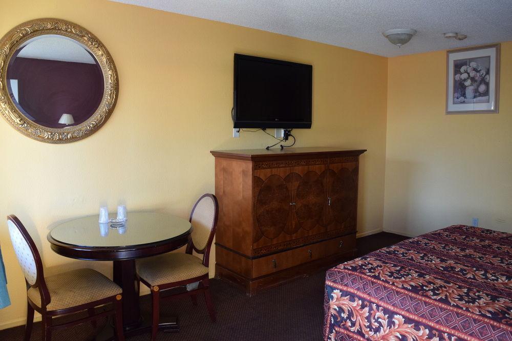 Mojave Inn Victorville Bagian luar foto