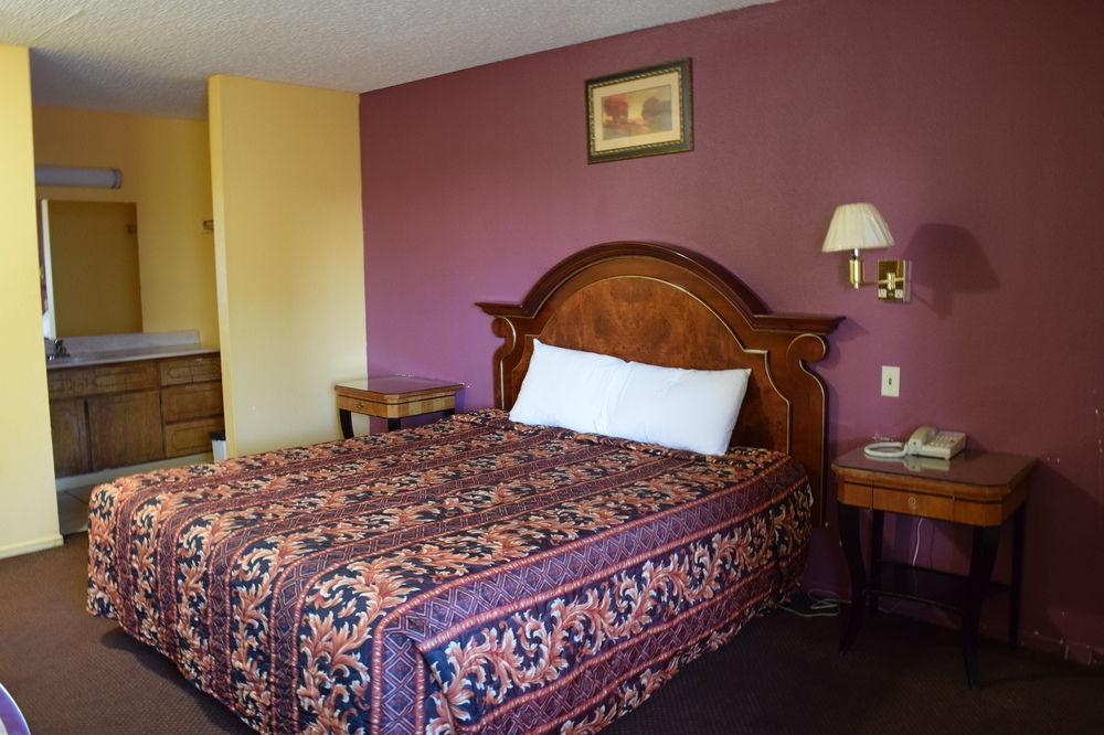 Mojave Inn Victorville Bagian luar foto