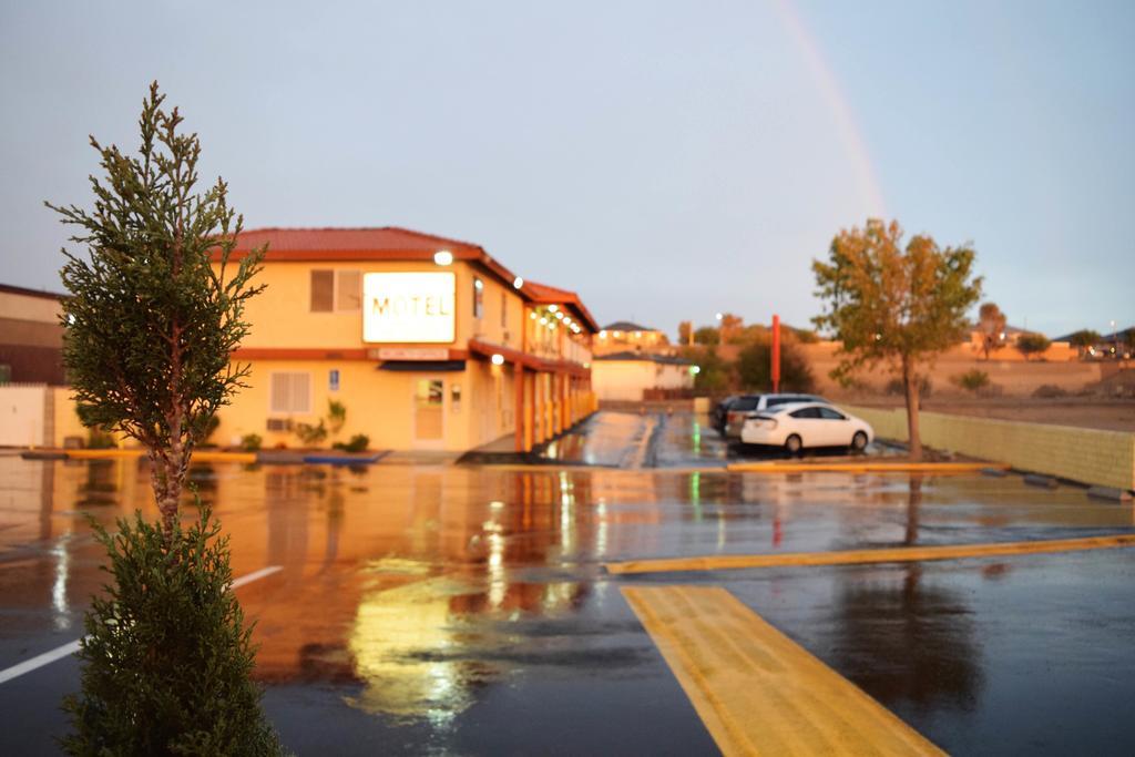 Mojave Inn Victorville Bagian luar foto